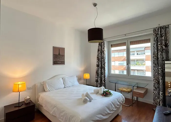 Luxury Apartment *