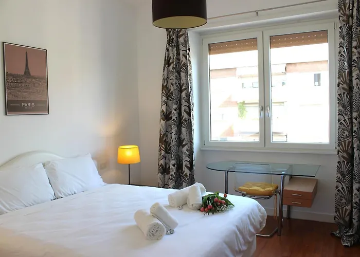 Luxury Apartment *