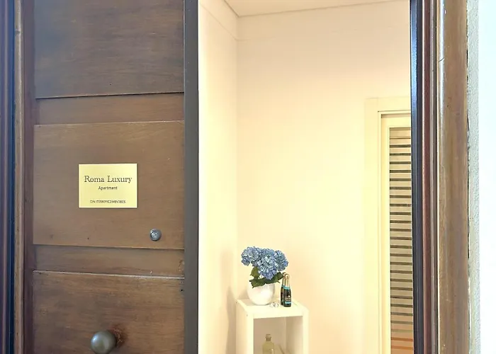 Luxury Apartment *