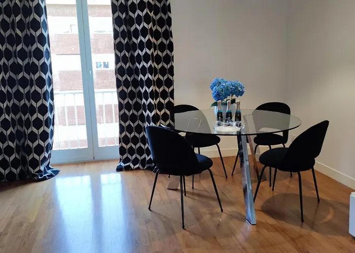 Luxury Apartment *